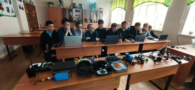 К новым достижениям — только вперёд Проект «Асс пилотажа» открывает для молодёжи…